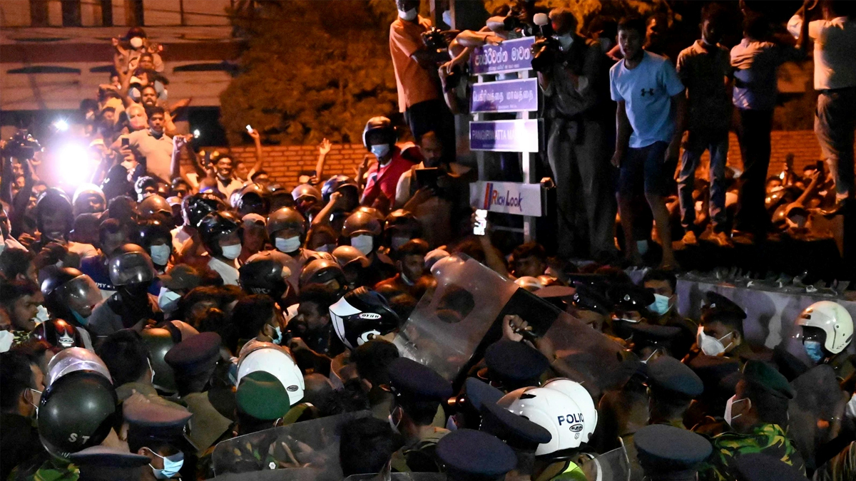 श्रीलंकामा दुई साता विद्यालय बन्द, सरकारी कार्यालयमा कर्मचारी कटौती