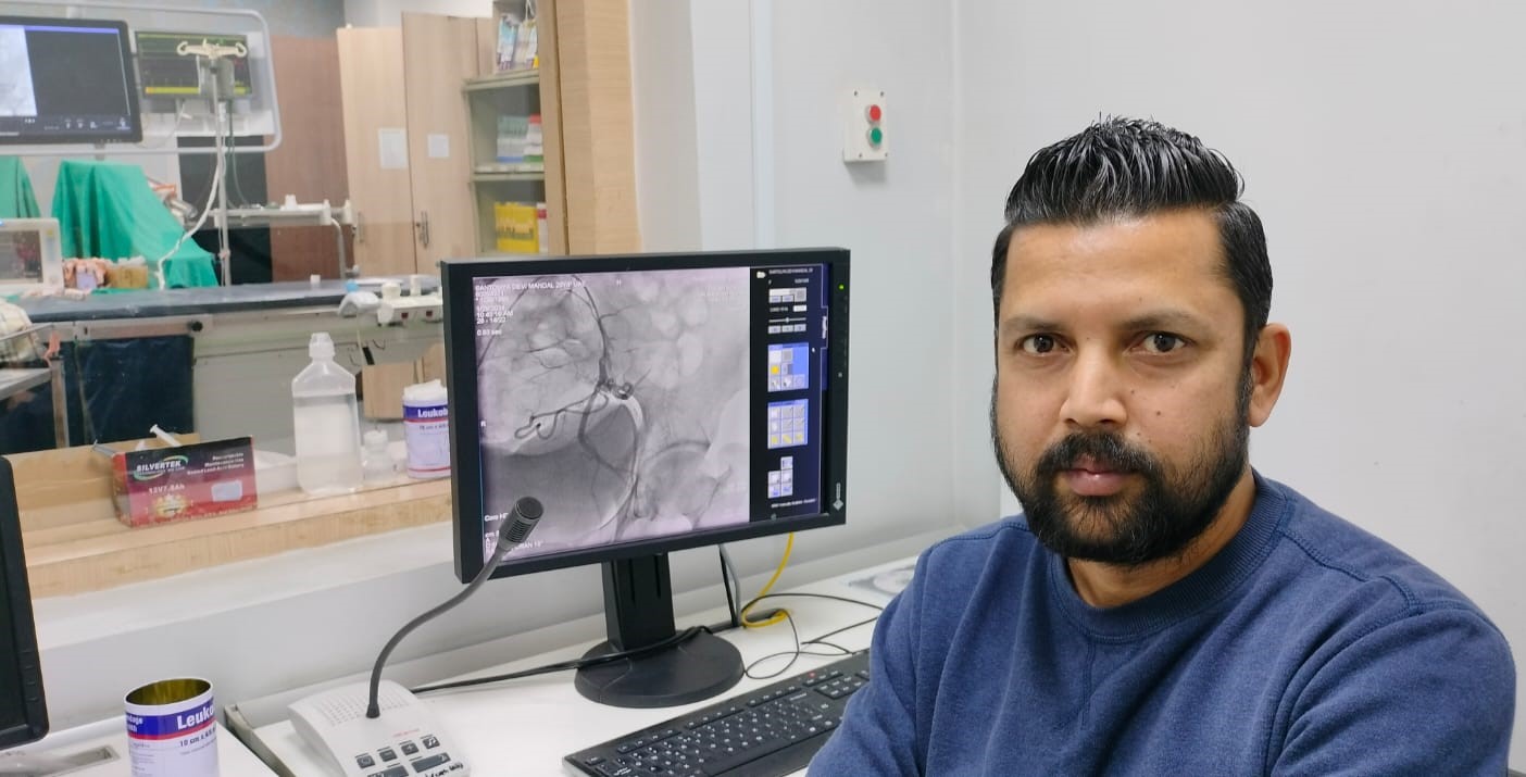 नाेवेलमा इन्टरभेन्सनल रेडियोलोजी प्रविधीबाट पाठेघर भित्रको रगतको नशाको गुजुल्टोको विना चिरफार सफल उपचार