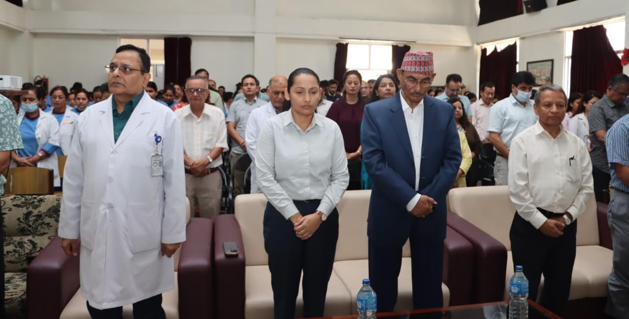 रसुवा–भोटेकोशी बाढीपहिरोमा ज्यान गुमाएकाप्रति नेपाल मेडिकल कलेजद्वारा श्रद्धाञ्जली सँगै राहत सहयाेगकाे घाेषणा