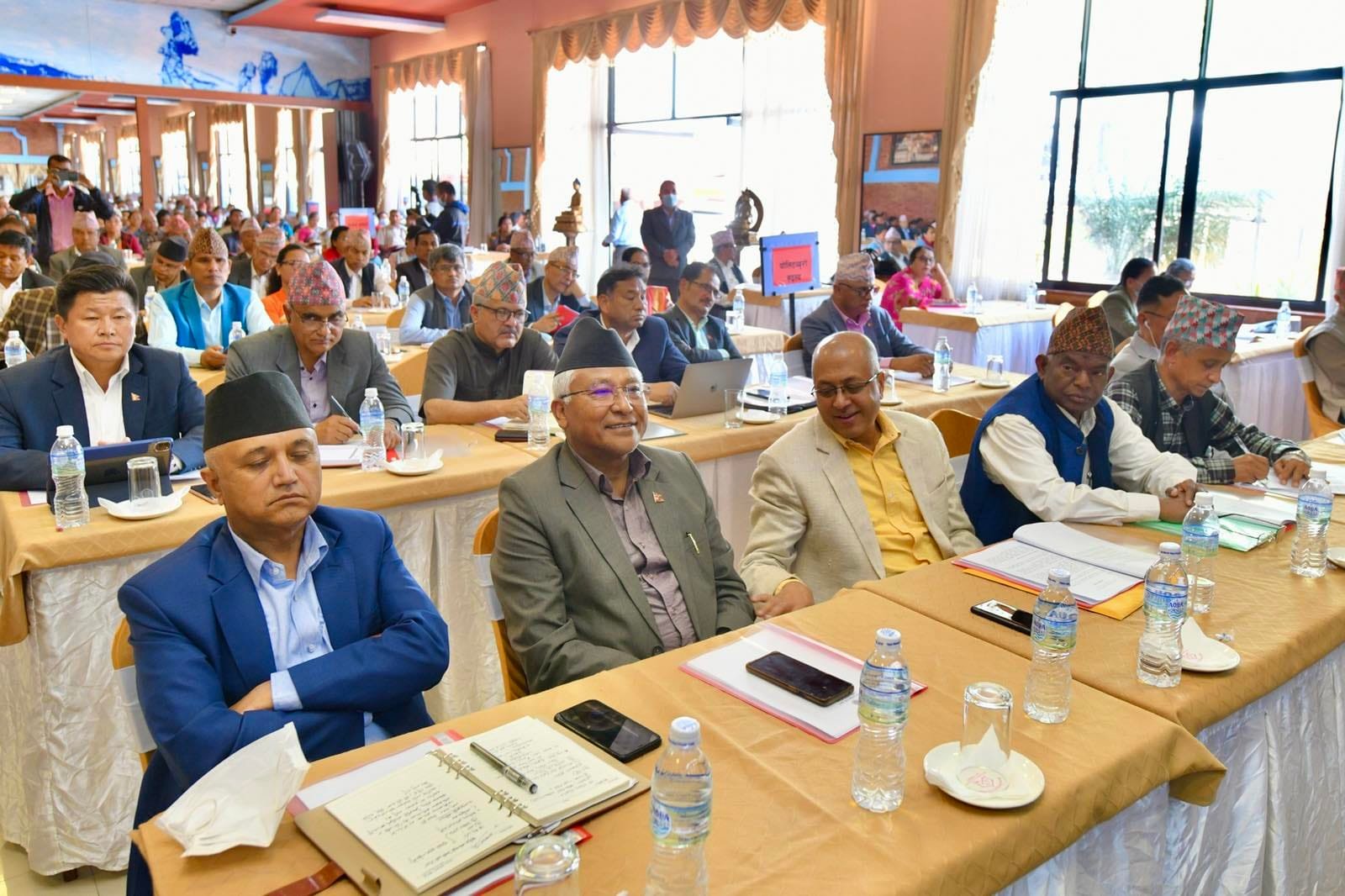 एमाले बैठकः  ११ अजेण्डा प्रवेश, ९ वटामा भोली छलफल