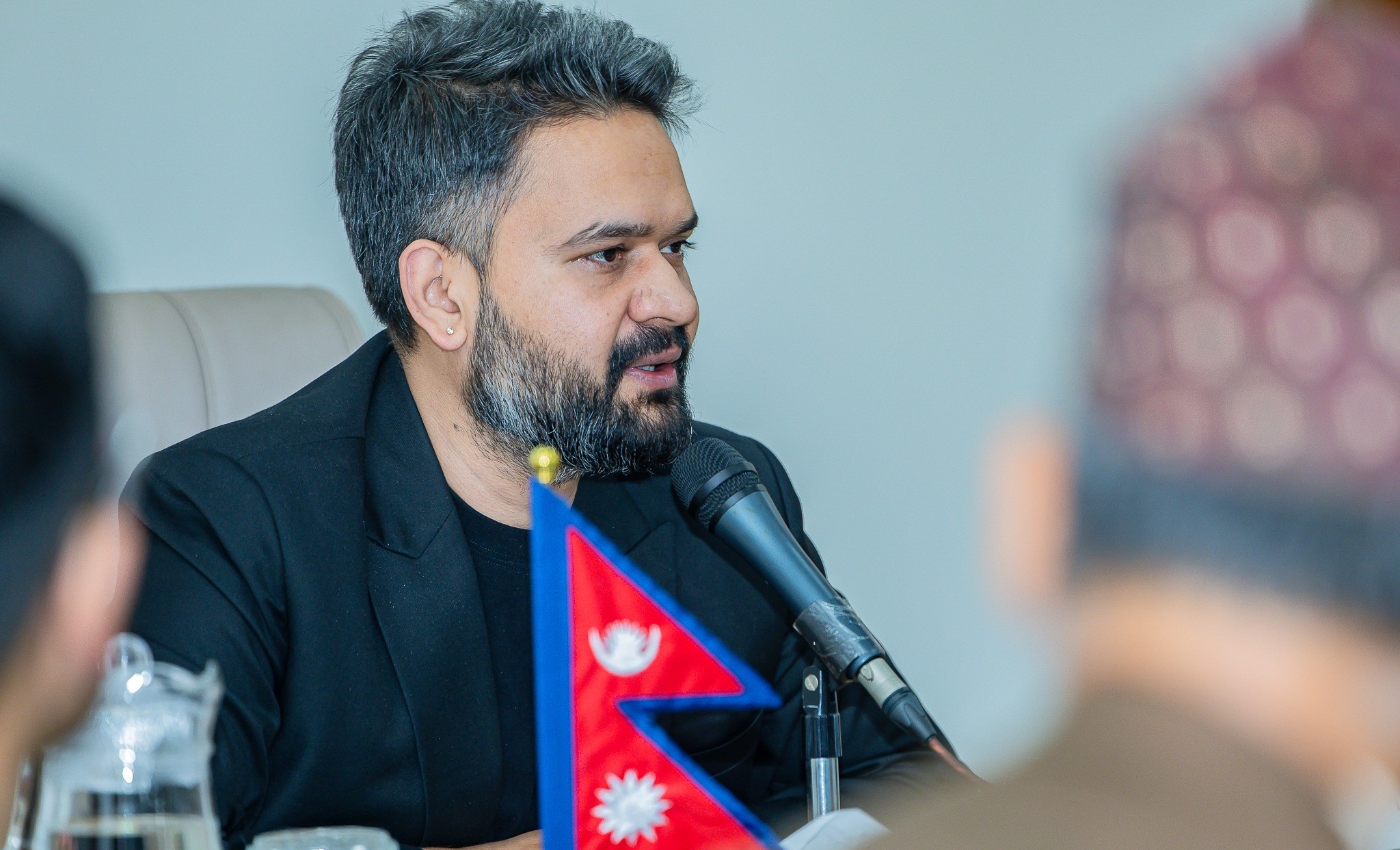 दलीय विद्यार्थी–कर्मचारी संगठन हटाउन प्रधानमन्त्रीको कडा निर्देशन