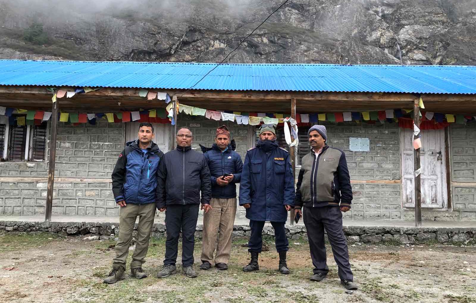 रसुवामा निर्वाचन सामग्रीसहित सबै मतदान केन्द्रमा कर्मचारी पुगे