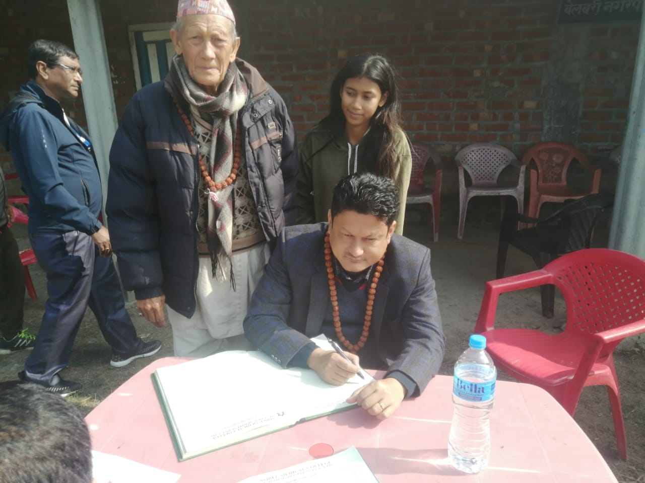 सांसद डा. शर्माको निःशुल्क स्वास्थ्य शिविरमा विशेषज्ञ चिकित्सकहरुकाे सेवा