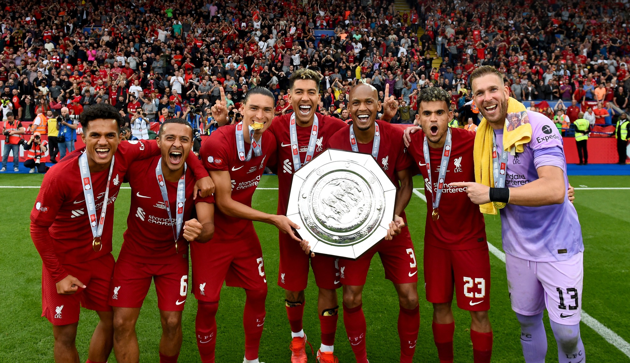 लिभरपुललाई कम्युनिटी शिल्ड र सिटीलाई सुपर कपकाे उपाधि