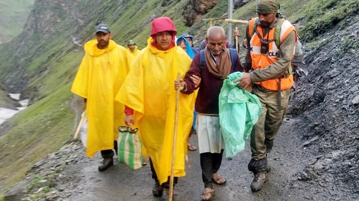 अमरनाथमा आँधी र वर्षापछि १५ जनाको मृत्यु, ४० बेपत्ता