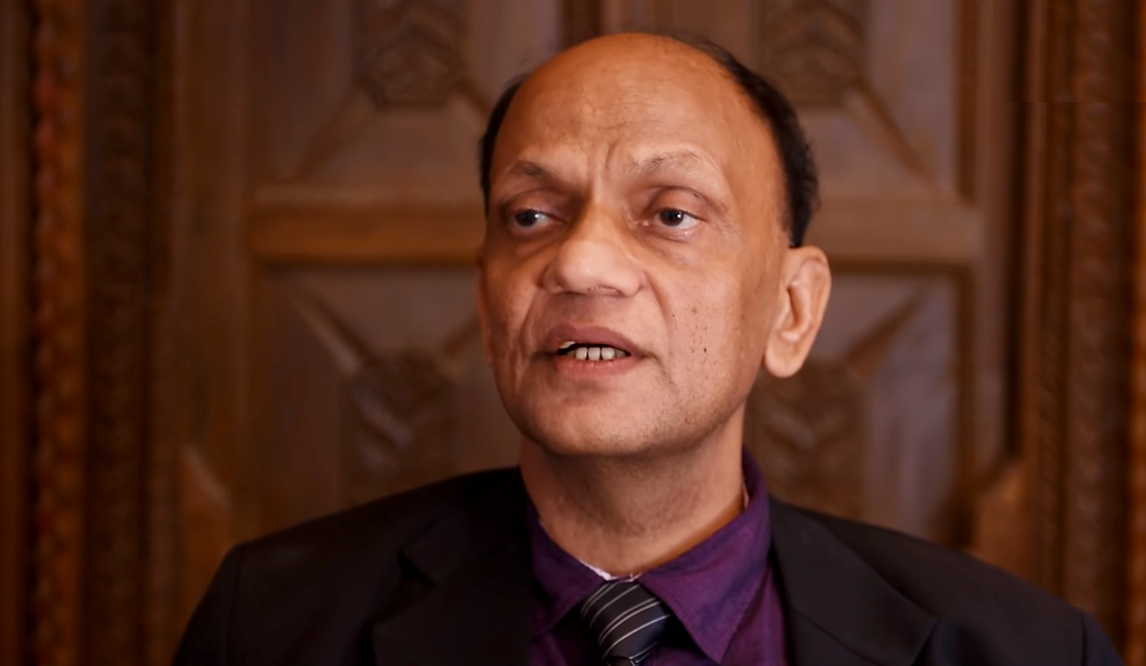 वीपी प्रतिष्ठानका निलम्बित उपकुलपति डा. राैनियारलाई भ्रष्टाचारकाे मुद्दामा सफाइ