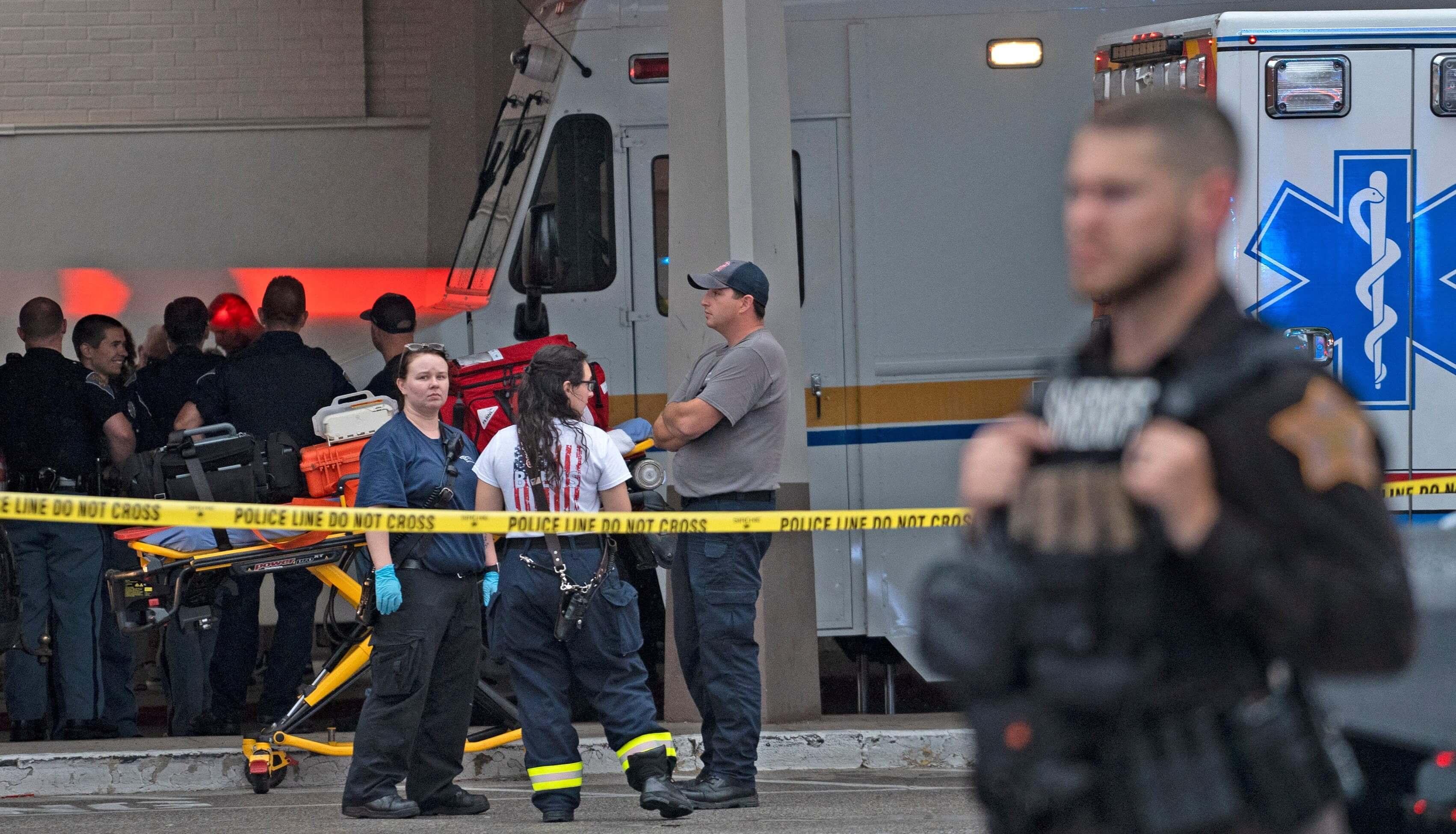 अमेरिकाको मलमा गोली चल्दा ३ जनाको मृत्यु