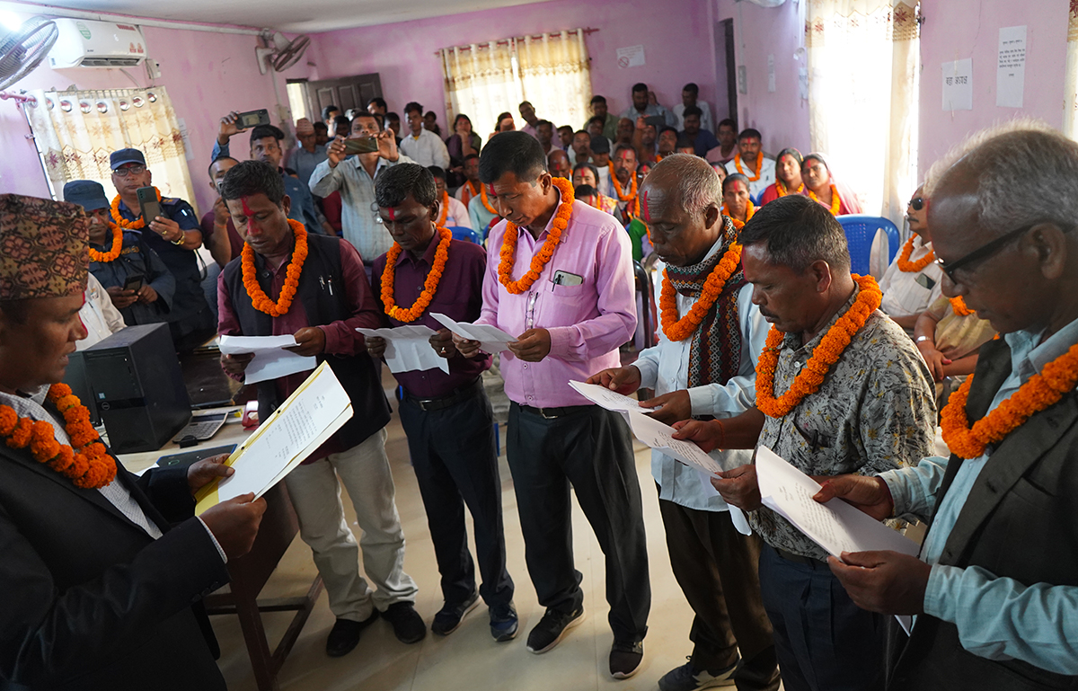 गढी गाउँपालिकाका नवनिर्वाचित पदाधिकारीहरुले लिए सपथ (फोटो फिचर सहित)
