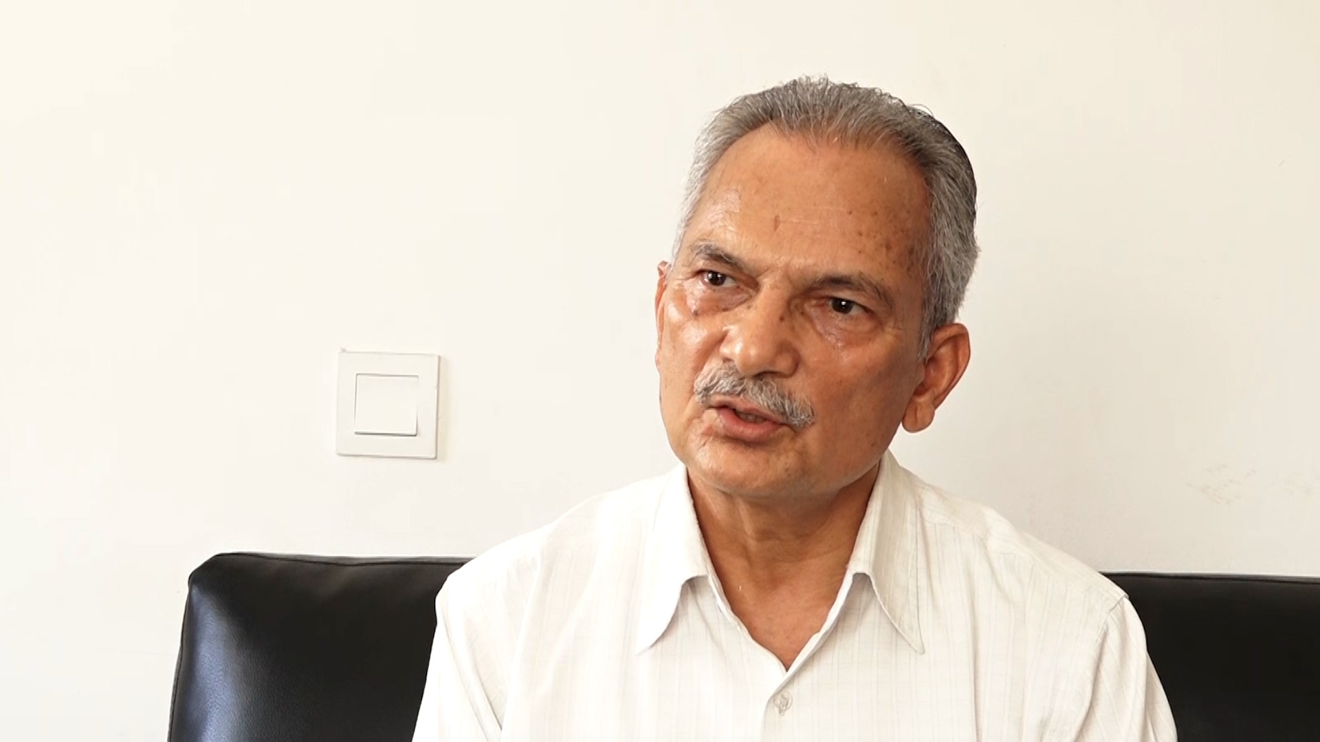 गृह जिल्लामा बाबुरामलाई धक्का, आफ्नैले छाडे