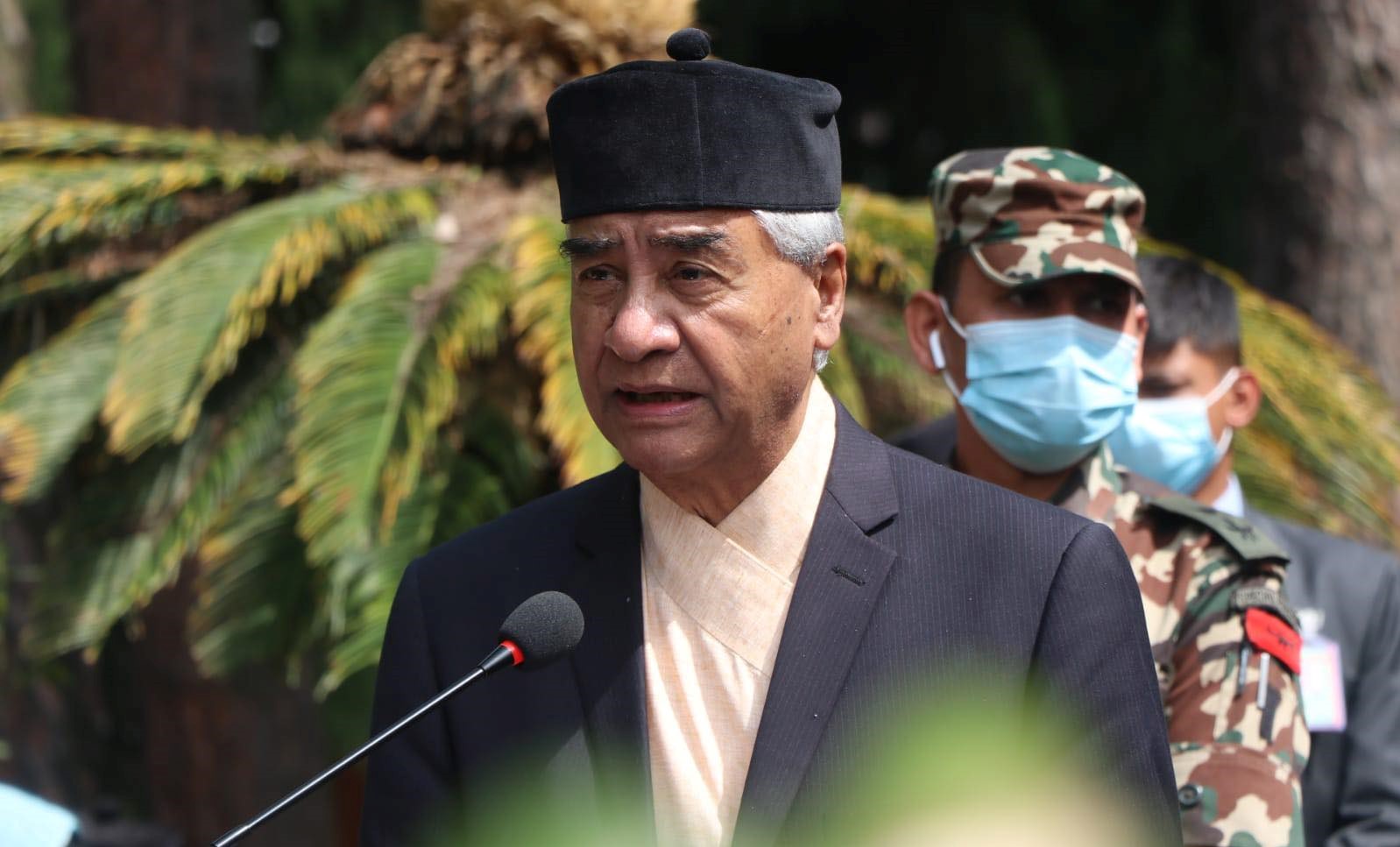 भानुभक्तको टोपीमा प्रधानमन्त्री देउवा (फोटो फिचर)