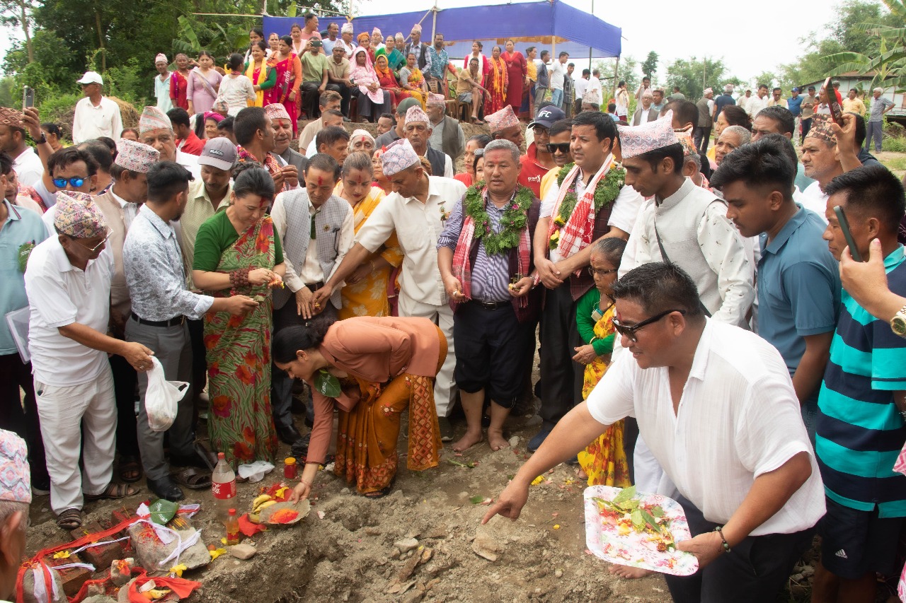 सांसद सुनिल शर्माद्वारा सुनझोडा खोलामा मोटरेबल पुलको शिलान्यास