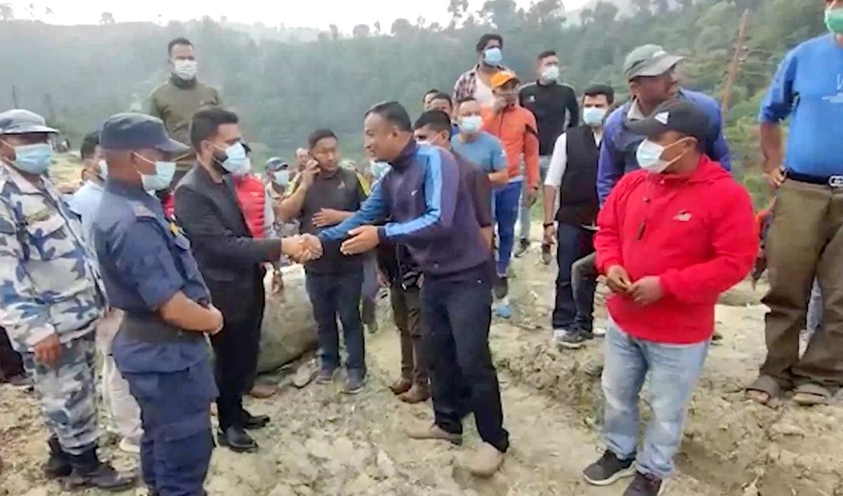 काठमाडौं महानगरका मेयर र उपमेयर सिसडोलमा