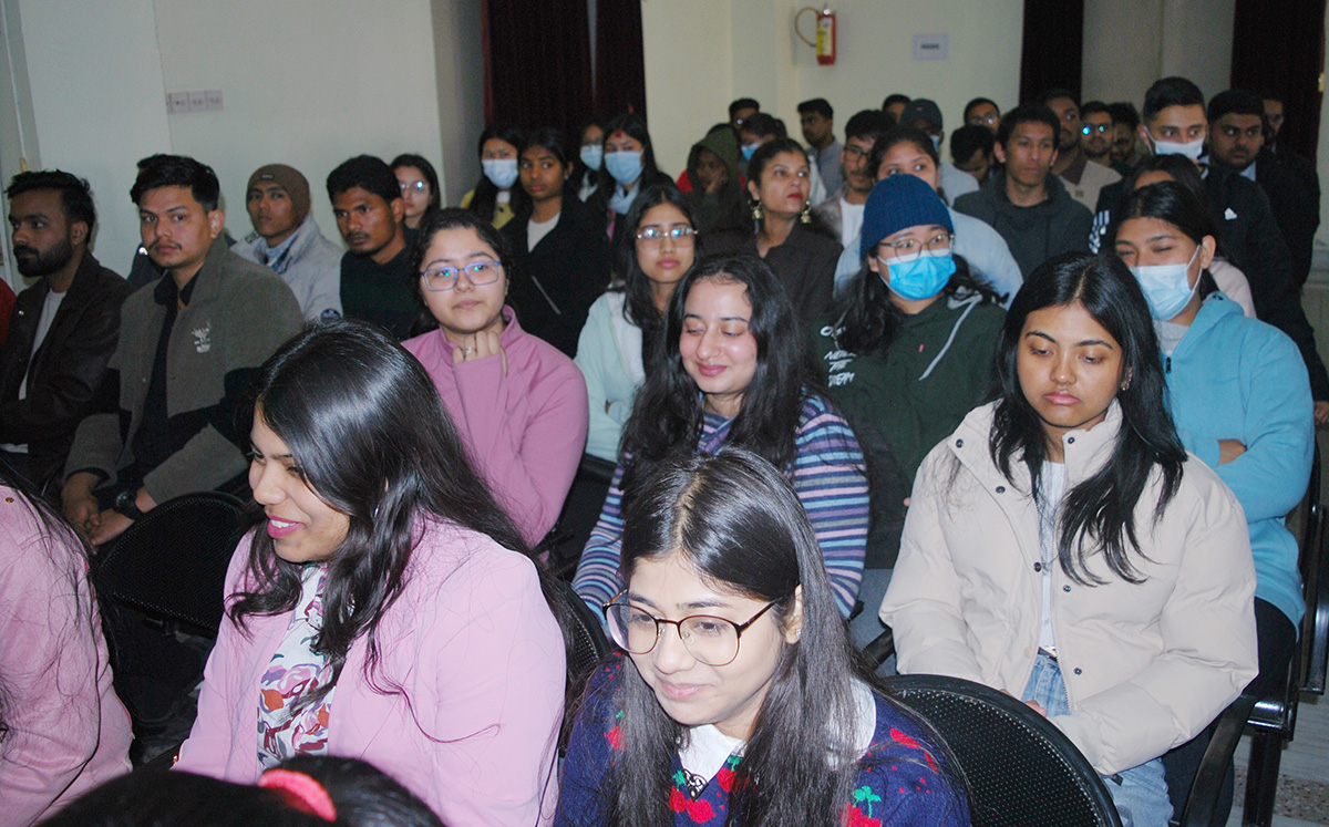 नेपाल मेडिकल कलेजमा नयाँ विद्यार्थीहरुलाई शैक्षिक अभिमुखीकरण