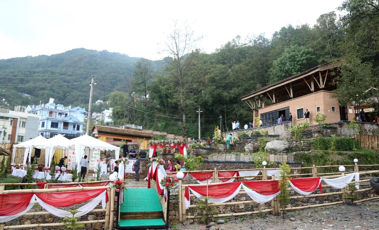 जाने हैन जापनीज स्वाद बोकेको देक्काइदो ओनसेन