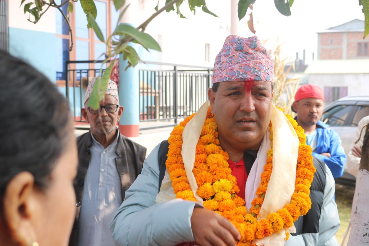 डा. सुनिल शर्माद्वारा कलाकार गिरिको ९ महिने छोराको निःशुल्क उपचार गरिदिने घाेषणा