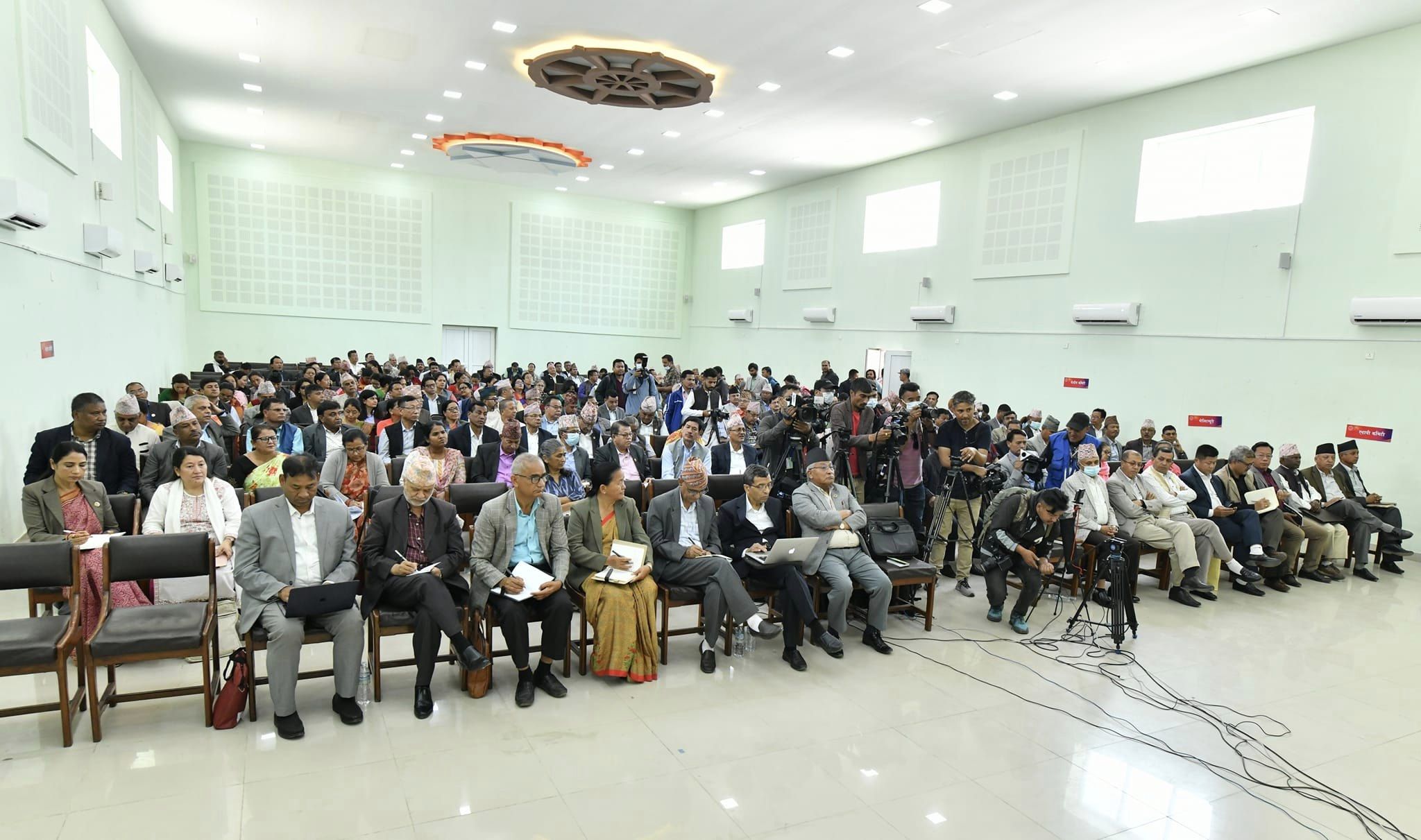 एमाले केन्द्रीय कमिटीमा आज समूहगत छलफल हुँदै