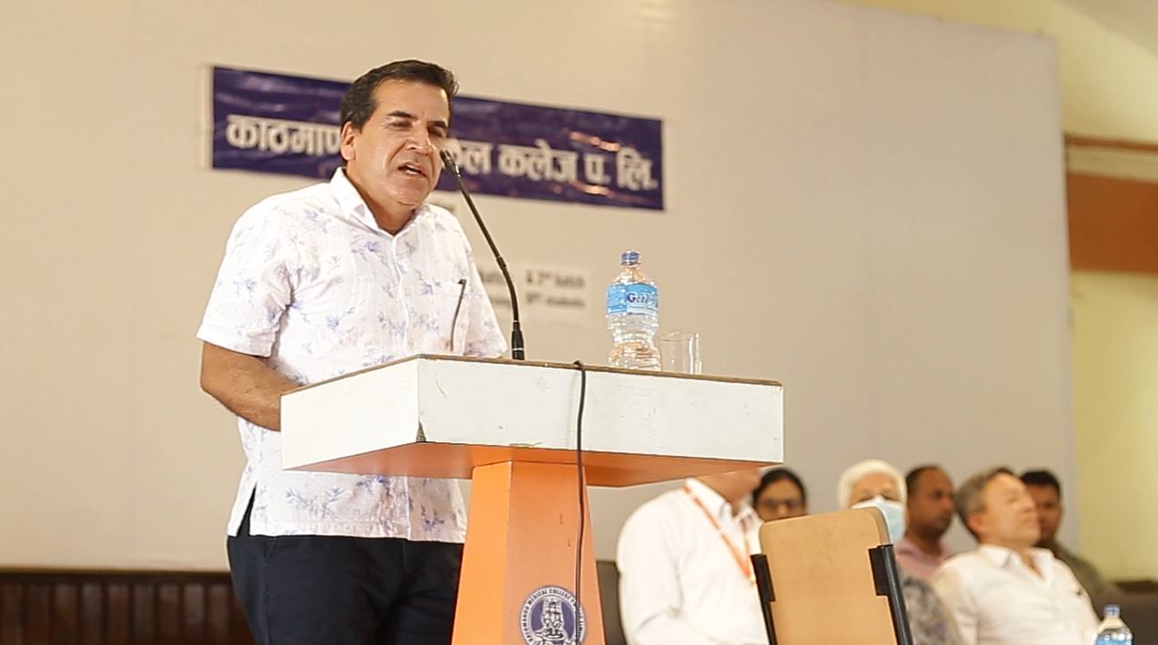 केएमसीद्वारा नयाँ विद्यार्थीहरुलाई शैक्षिक अभिमुखीकरण (भिडियाे सहित)