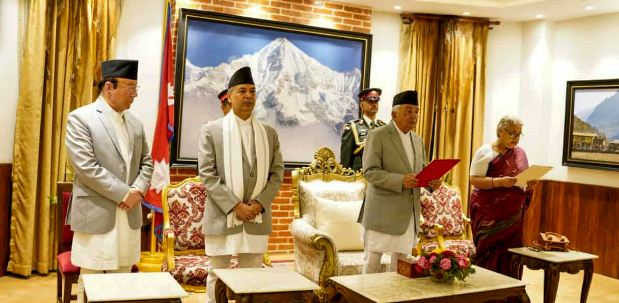 ४२ औं प्रधानमन्त्रीका रुपमा नेपालले पायाे पहिलो महिला प्रधानमन्त्री