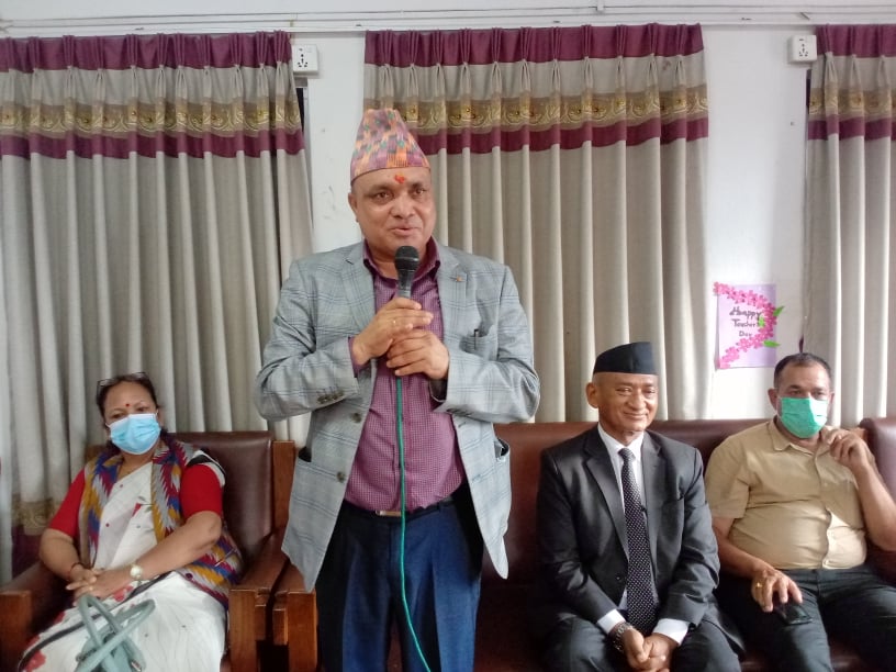 कागेश्वरी मनोहराका प्रमुखसहितको टोलीद्वारा एभरेष्ट स्कुल अवलोकन