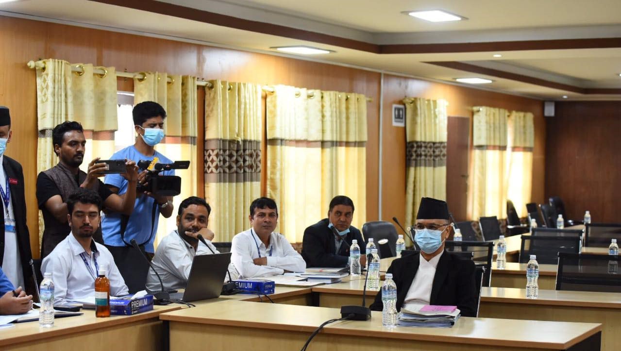 चाेलेन्द्र शमसेरले सांसदलाई कुरे डेढ घण्टा