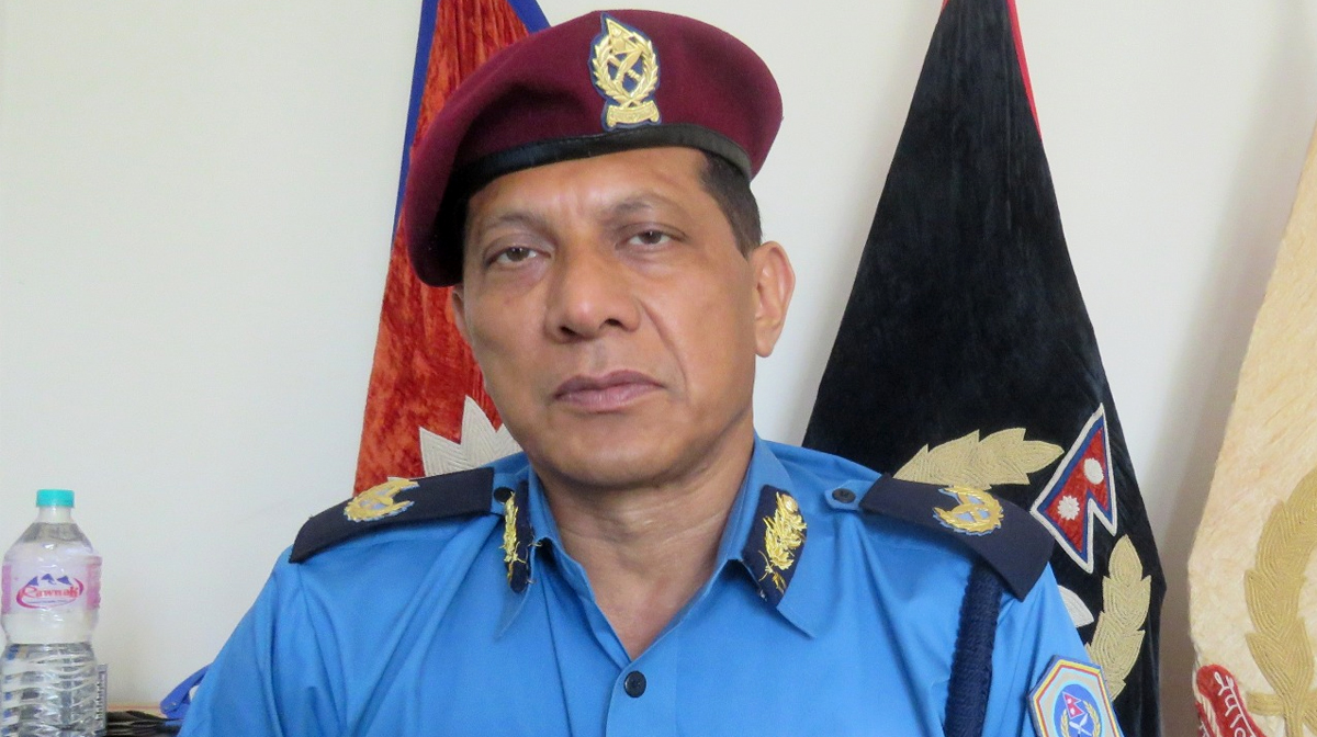 पहिलाे र दाेश्राेलाई पन्छाएर तेश्राेमा रहेका सिंह नेपाल प्रहरीको आईजीपीमा नियुक्त