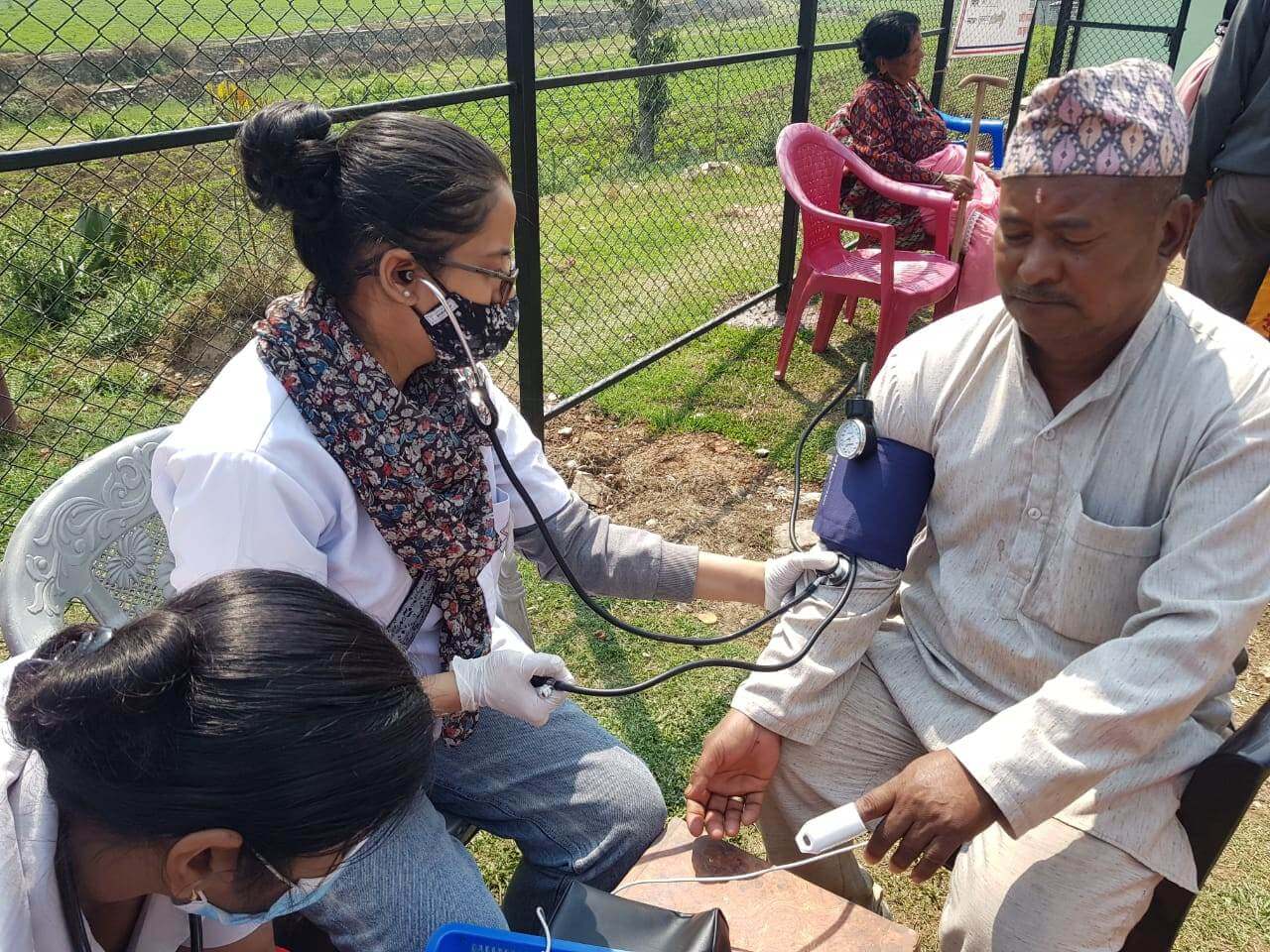 काभ्रेको तिनपिप्लेमा केएमसीको निःशुल्क स्वास्थ्य शिविर