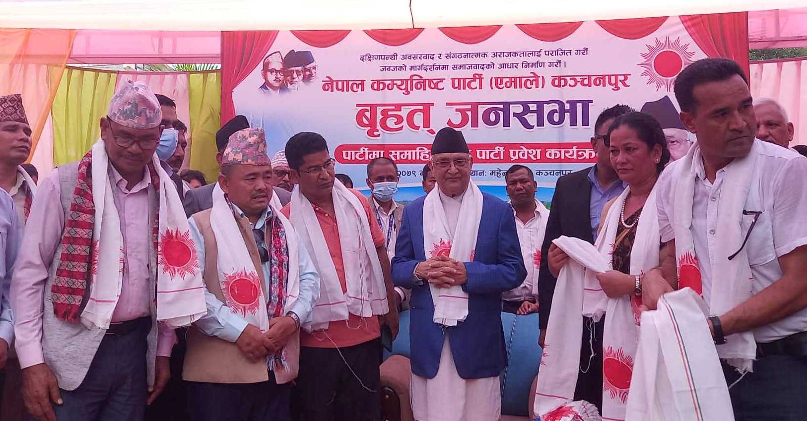गठबन्धन विदेशी सामु लम्पसार, एमाले एक्लैले १५० सिट जित्छ: केपी शर्मा ओली