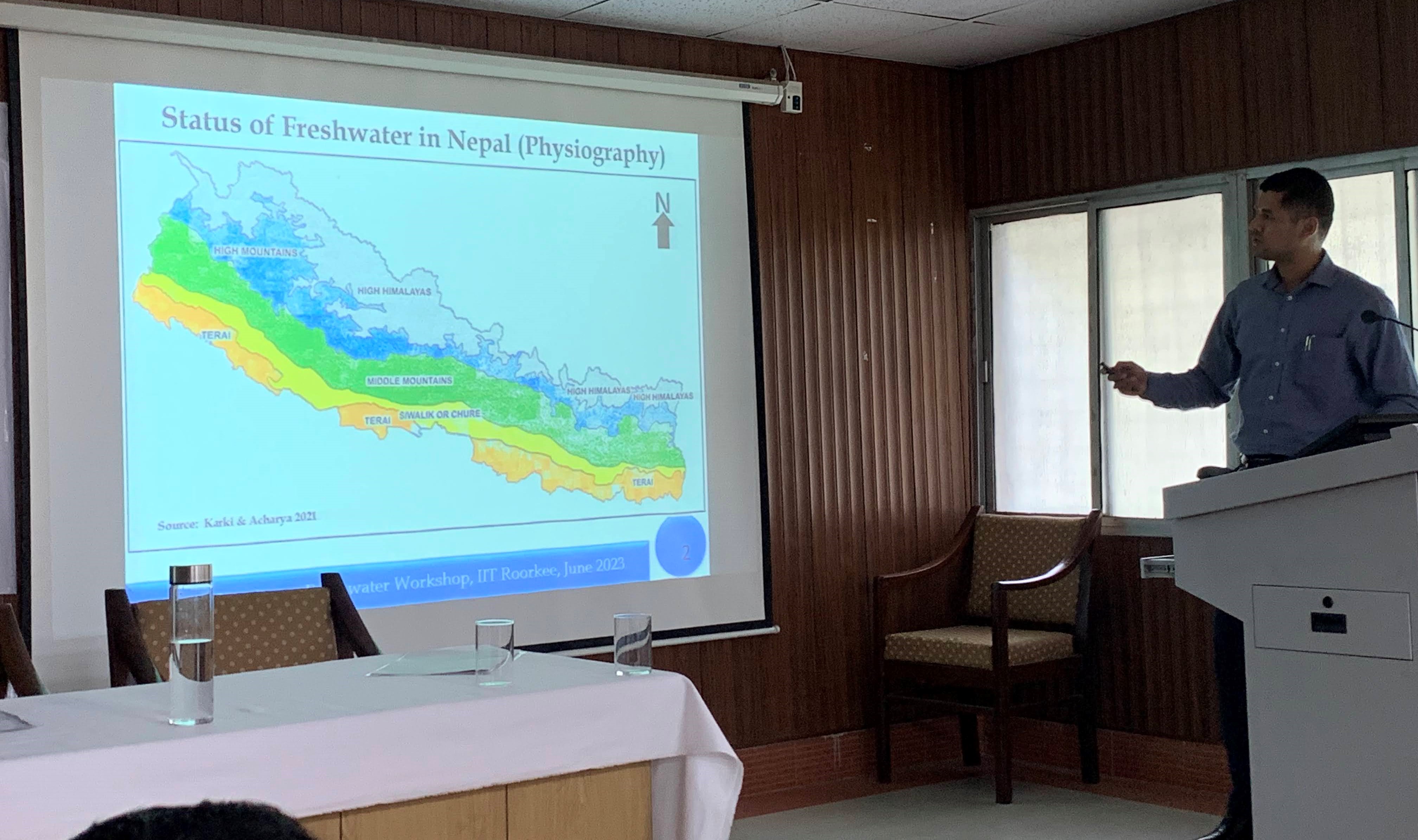 नेपालको नयाँ नक्सासहित भारतीय कार्यशालामा नेकका शिक्षककाे प्रस्तुति