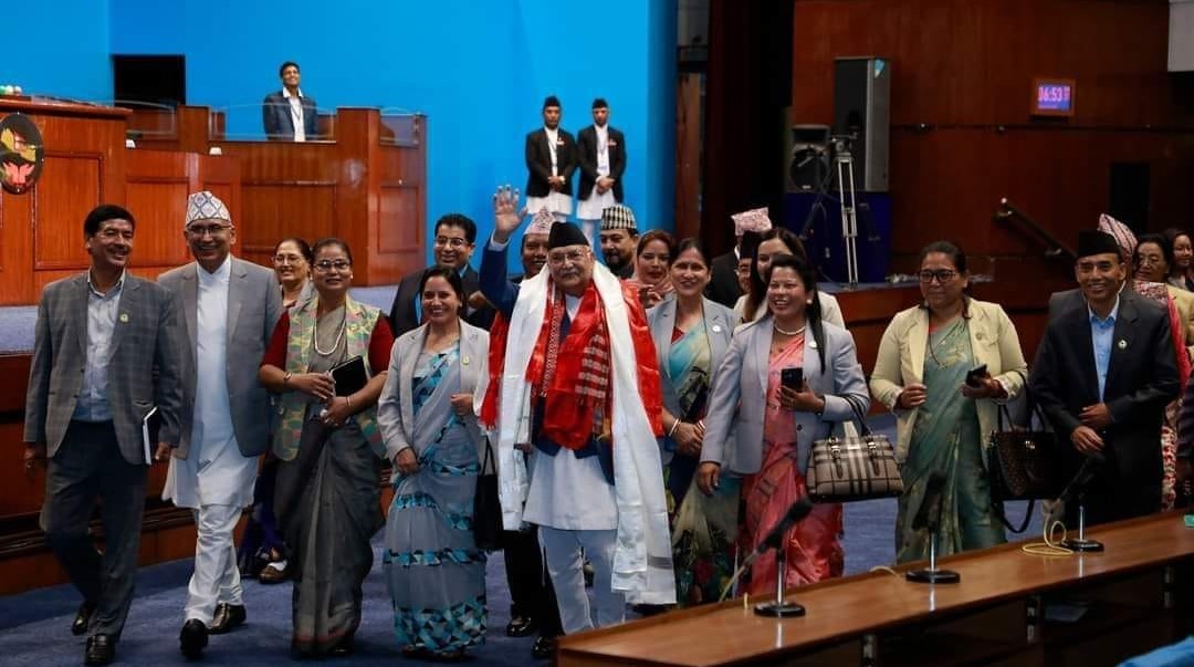 प्रधानमन्त्री केपी शर्मा ओलीलाई दुई तिहाई बहुमत