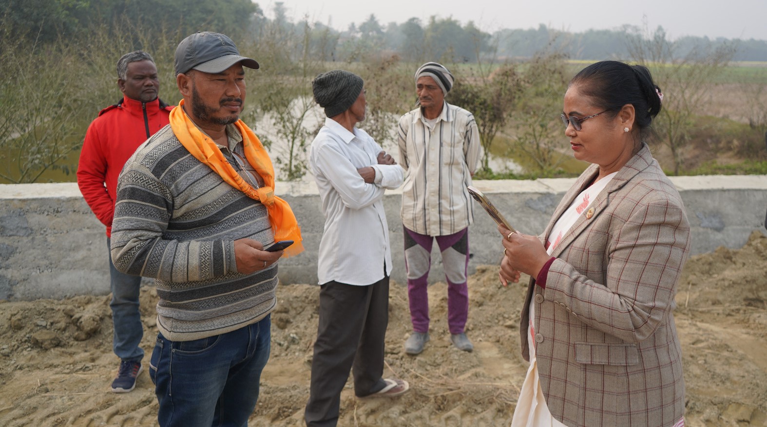 रणनीतिक सडक अलपत्र पार्ने ठेकेदार खोज्दै सांसद भगबती चौधरी फिल्डमा