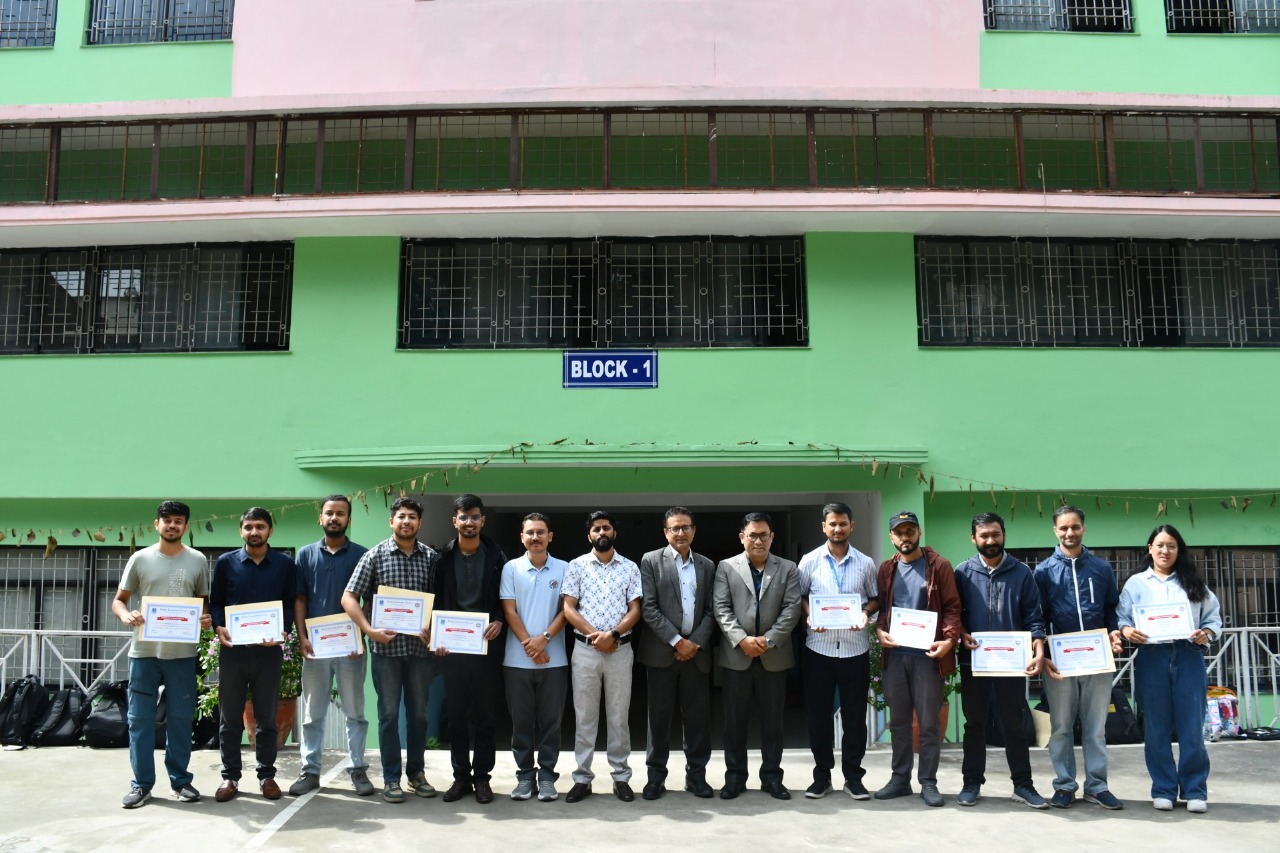 एभरेष्ट इन्जिनियरिङ कलेजमा स्वाट तालिम सम्पन्न