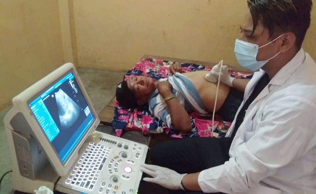 झापाको भद्रपुरमा नोबेलको निःशुल्क स्वास्थ्य शिविर