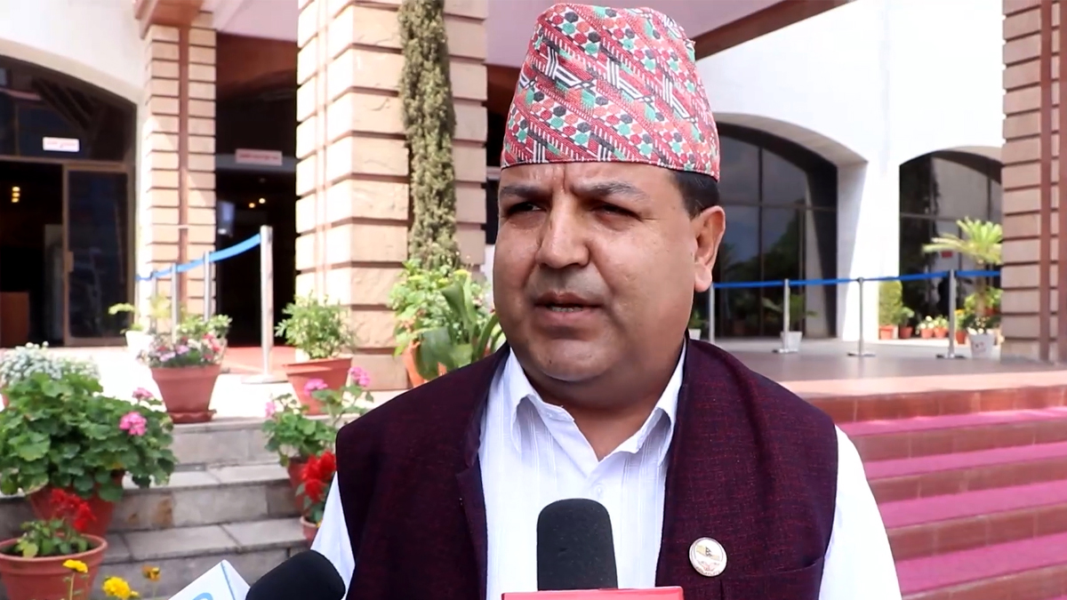 डा. शर्मा भन्छन् ‘सांसदले सदनमा बोल्न पाउँदैन भने जनताको अवस्था कस्तो होला ?’