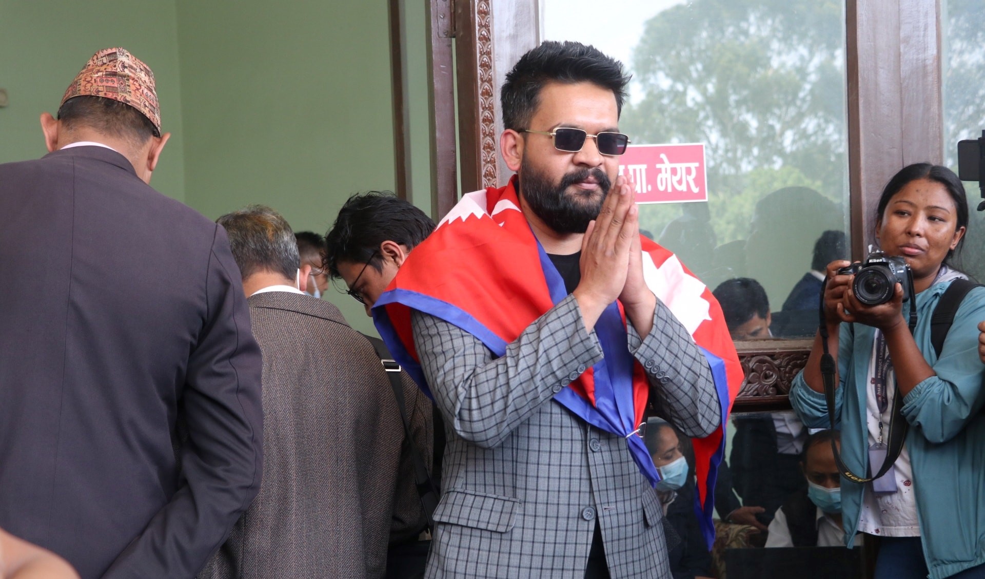 ‘म नेपाली कांग्रेस र नेकपा एमालेको भोट काटेर जित्न आएको हुँ’ बालेन शाह