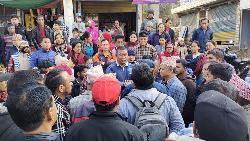 तीन जनाविरुद्ध कर्तव्य ज्यान मुद्धाको किटानी जाहेरी