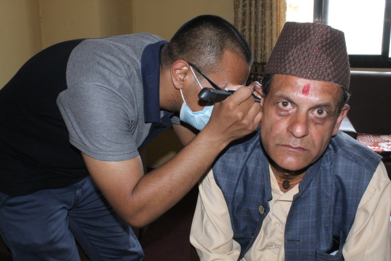 केएमसीको इमाडोलमा निःशुल्क स्वास्थ्य शिविर, ८३२ जनाको स्वास्थ्य परीक्षण