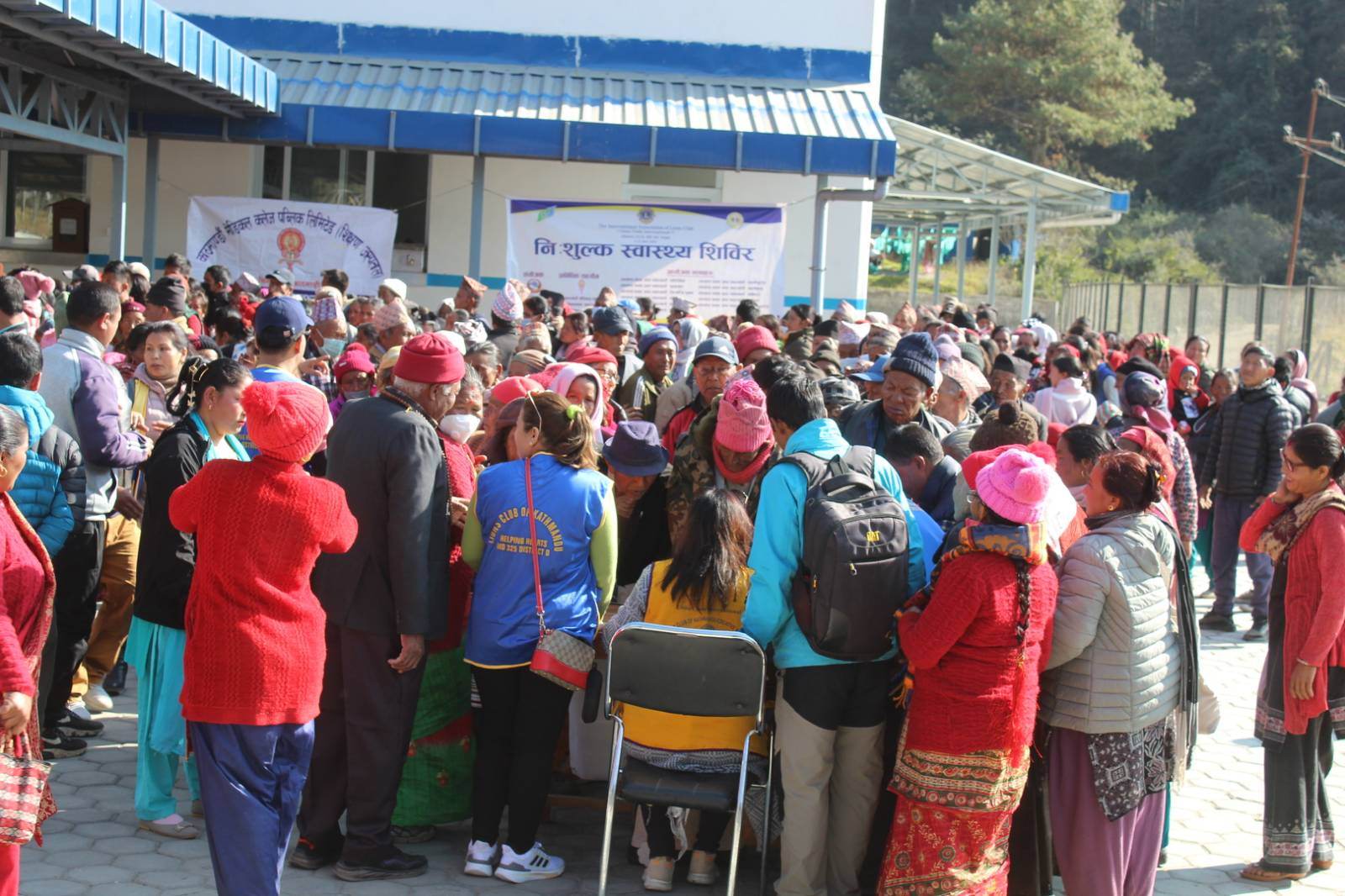 दोलखामा केएमसीको निःशुल्क स्वास्थ्य शिविरमा बिरामीको घुँईंचो