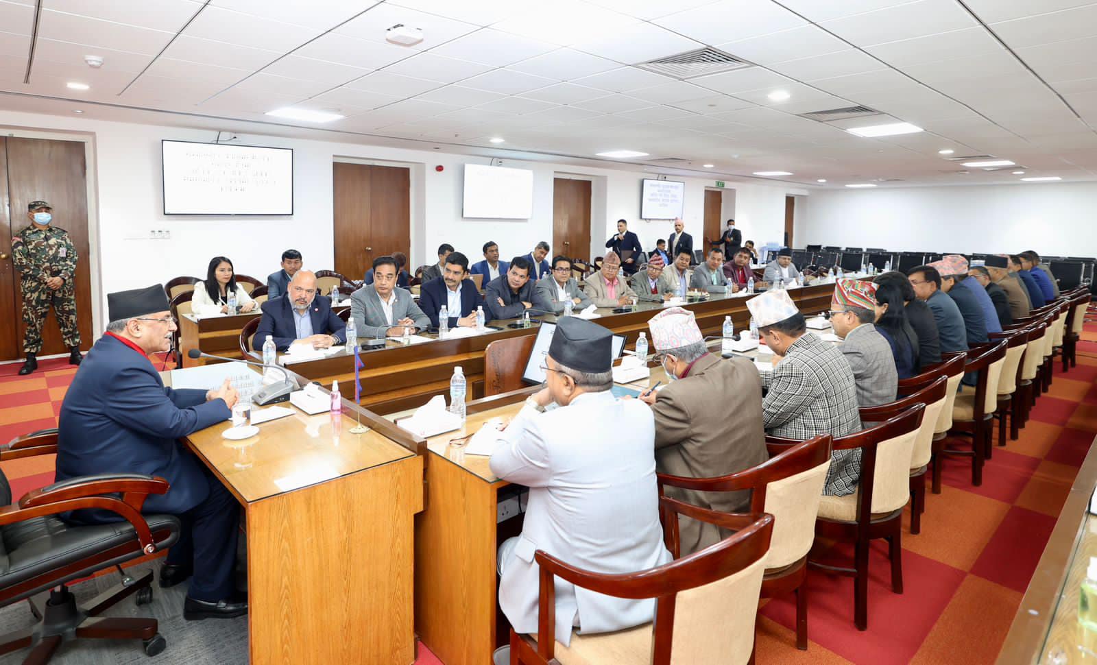 बैंक तथा वित्तीय क्षेत्रका समस्या समाधानमा सरकार गम्भिरः प्रधानमन्त्री दाहाल