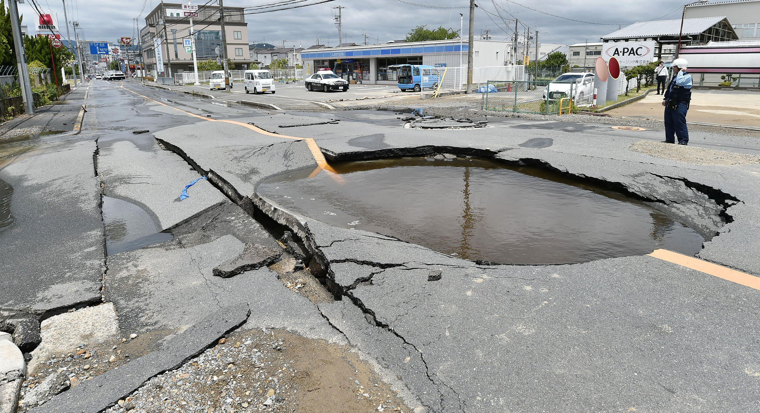 जापानमा गएकाे भूकम्पमा दुई जनाको मृत्यु, २० लाख मानिस अन्धकारमा