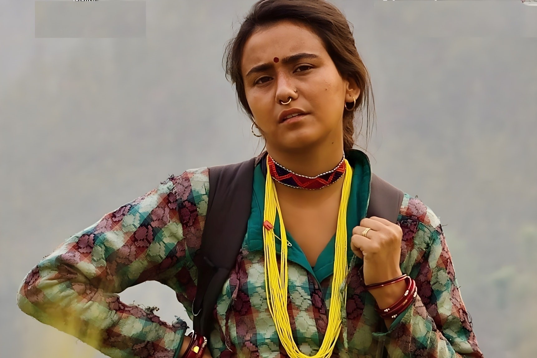 आजबाट चिसो मान्छे हलहरूमा