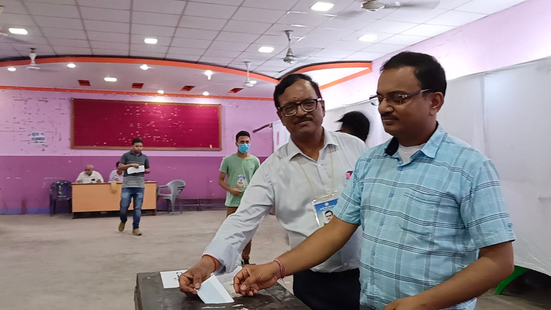 सुनसरी उद्याेग वाणिज्य संघकाे निर्वाचनमा ७६ प्रतिशत मत खस्याे