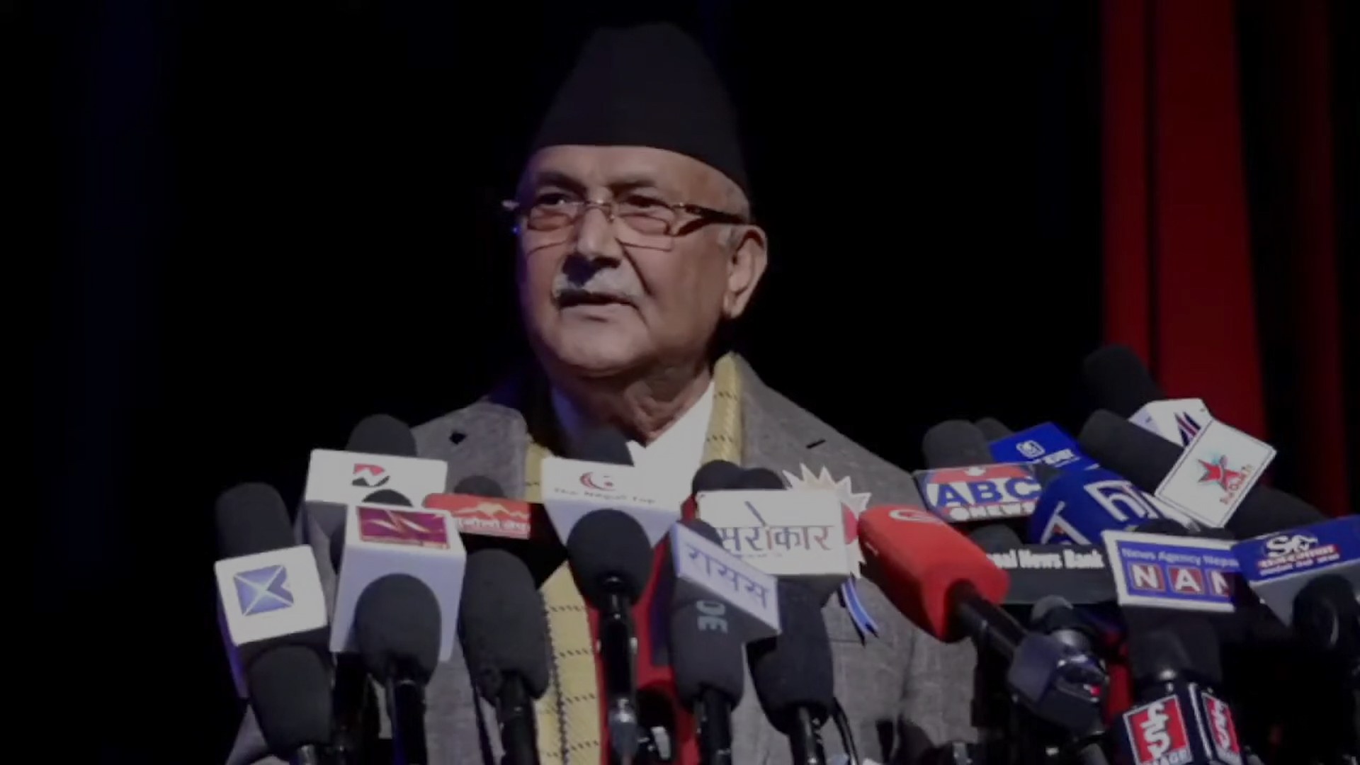 एमाले संसदीय दलकाे नेतामा ओली सर्वसम्मत