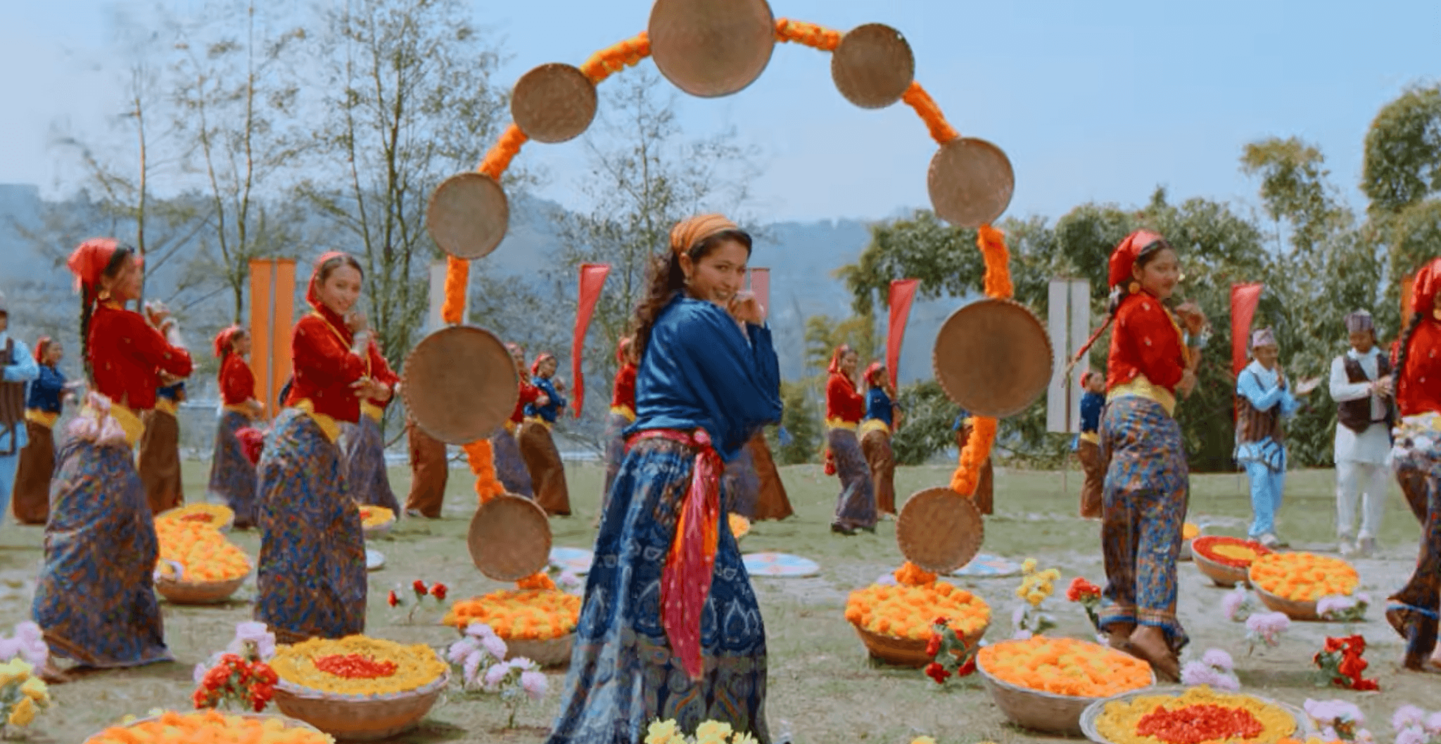 खेम सेन्चुरीले रन्काए “सुनको धारो, चाँदीको पँधेरो”