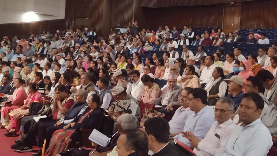 १२५ सदस्यीय माओवादी पोलिटव्युरोमा प्रचण्डको परिवारबाट चार जना (नामावलीसहित)