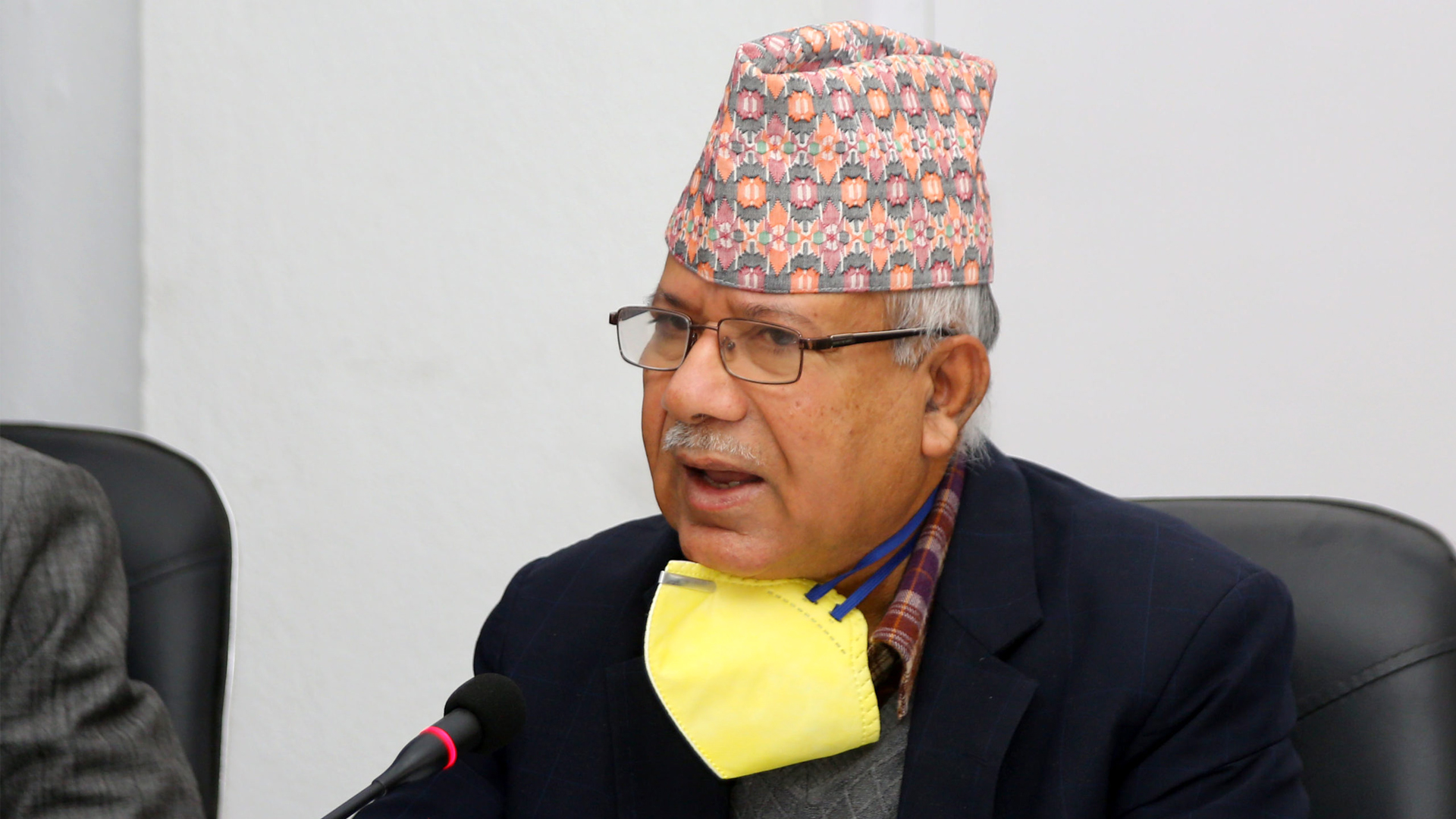 पार्टीको सभासम्मेलन स्थगित गर्न माधव नेपालको निर्देशन