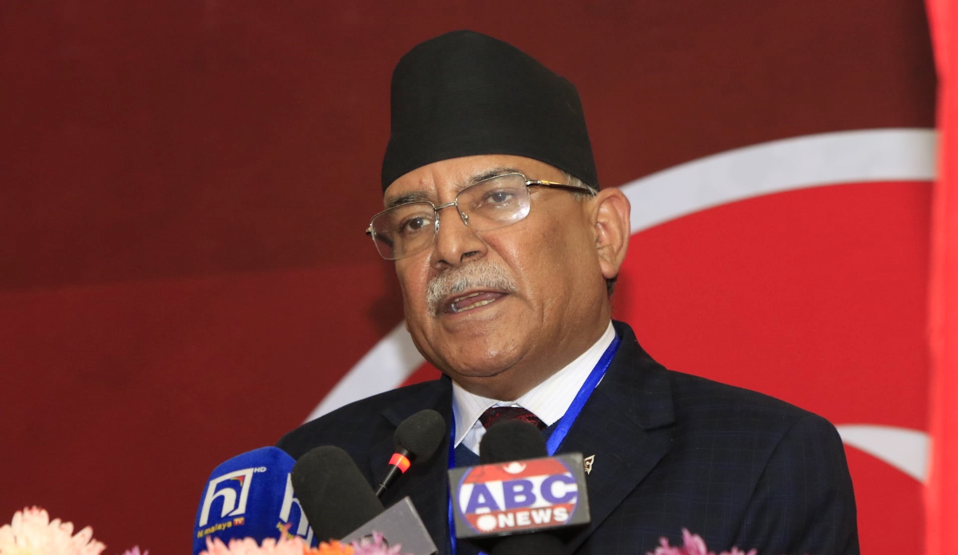 एमालेले अझै संसद विघटन गराउन खाेजिरहेकाे छ : प्रचण्ड