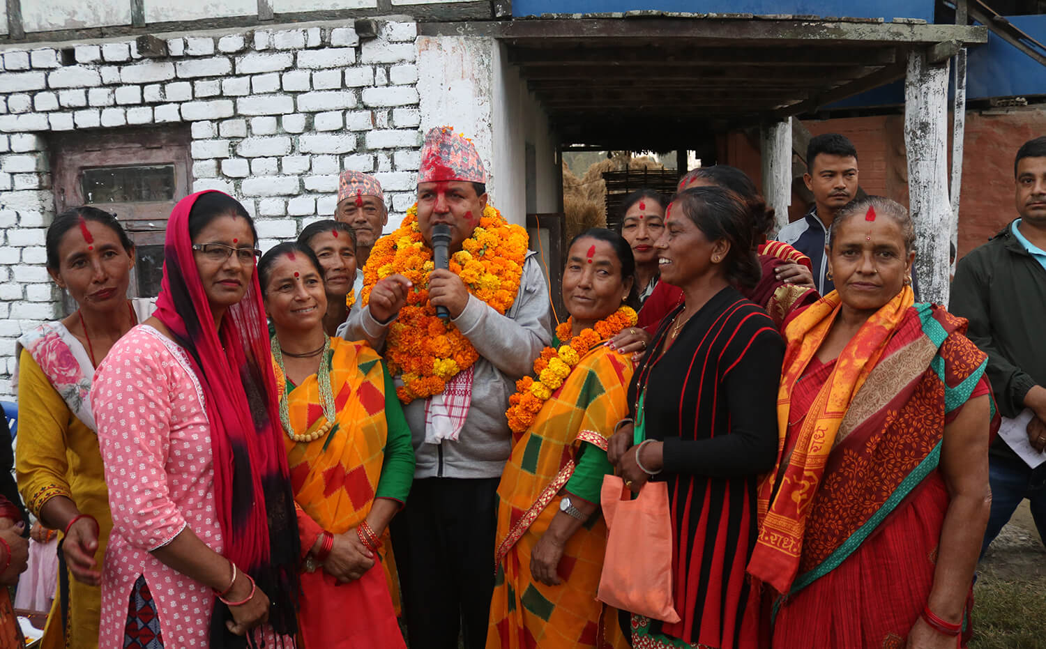 राजनीतिक पूर्वाग्रह राखेर मतदान गर्दा अन्याय हुने  डा. शर्माकाे भनाई