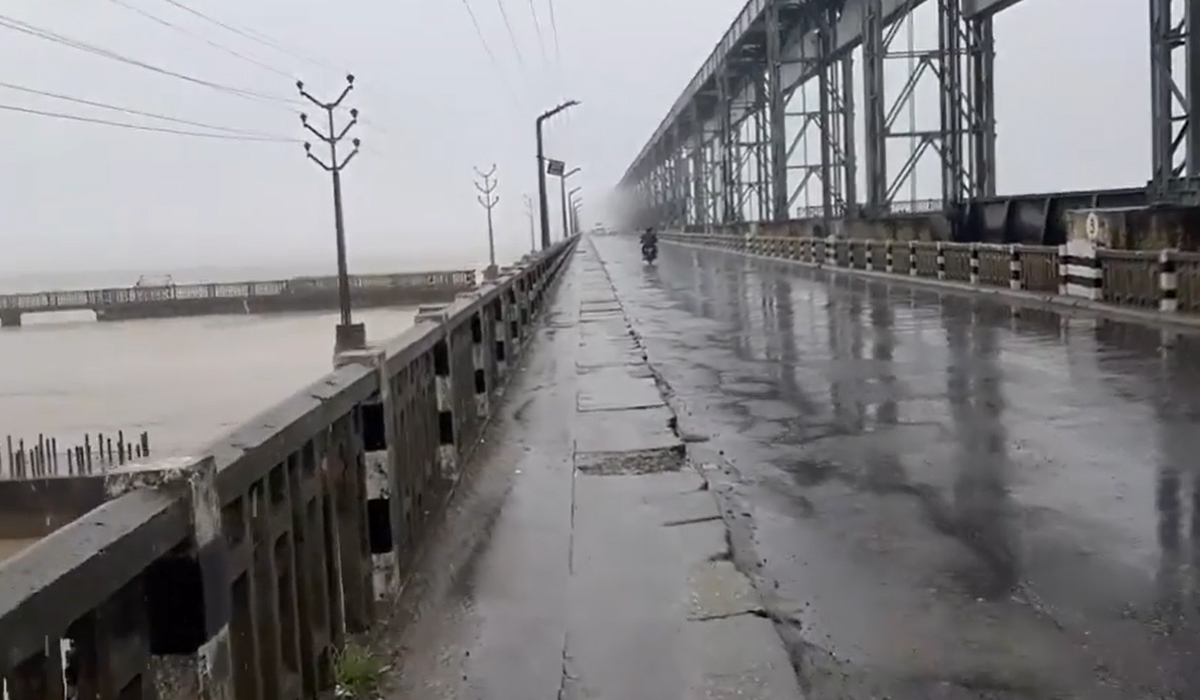 सप्तकोशीले कटान सुरु गरे पछि श्रीलंका टापुबासी सुरक्षितस्थलतर्फ