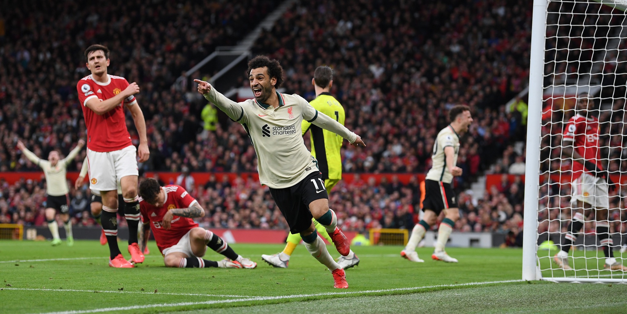 जितकाे खाेजीमा लिभरपुल र युनाइटेड भिड्दै