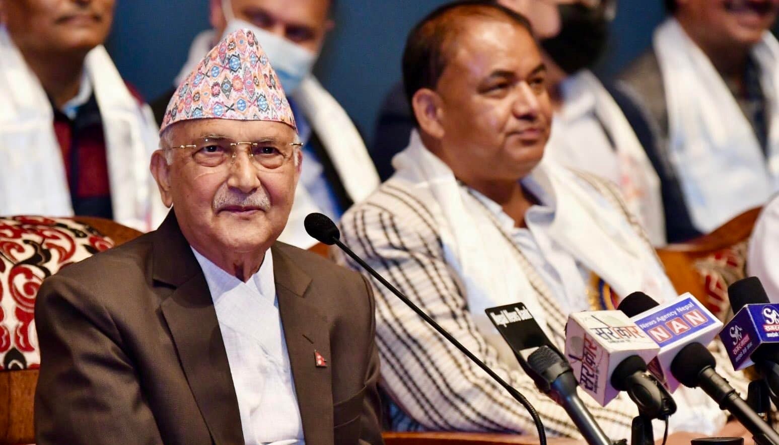 ‘थुतुनाभरी रौं भएको मुसाले धान खायो, एउटै रौं नभएको भ्यागुतालाई कारबाही भयो’